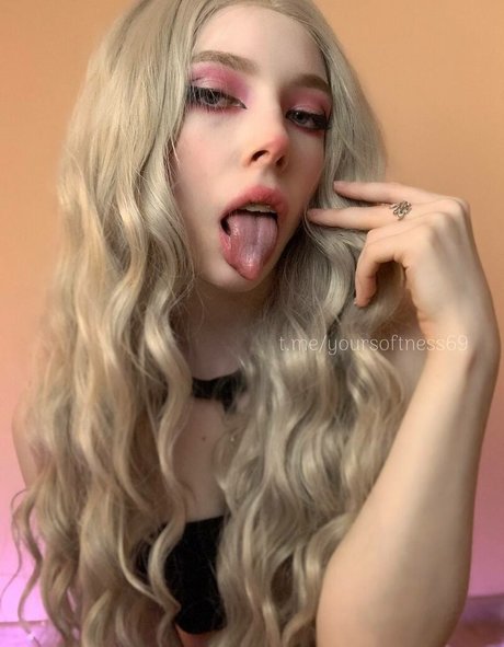 soft lil girl actress pic