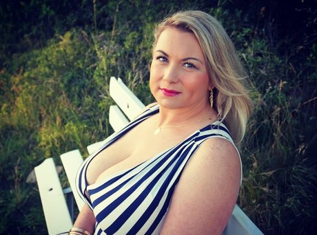 pati rose_ star art picture