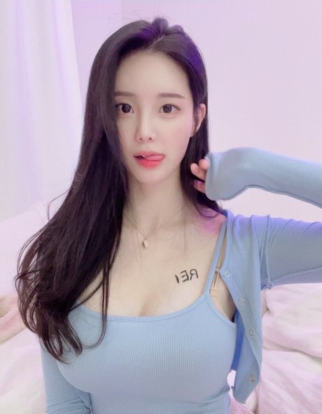 tamimi erotic model pics