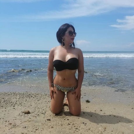 Elda De La Torre art model image