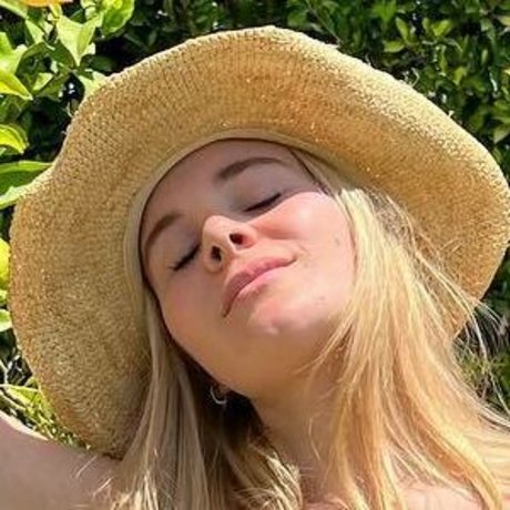 lesbian milf onlyfans xxx picture