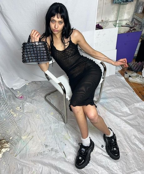 chudnyyyy erotic model image