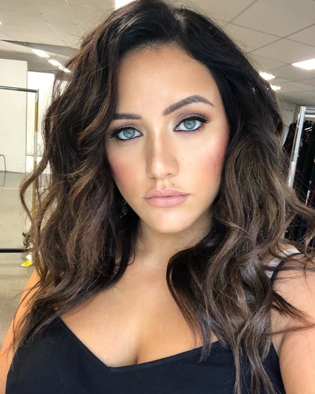 Yasmine MInovski exclusive actress pics