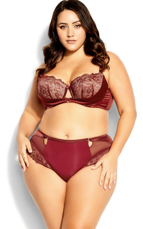 Yasmine MInovski sex pornstar photos