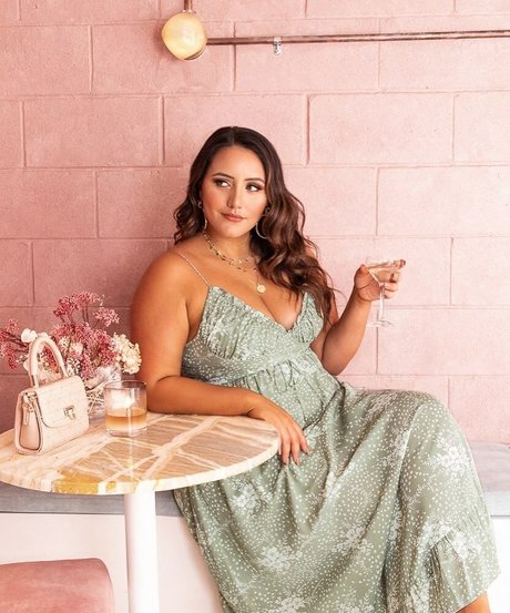 Yasmine MInovski top star pics