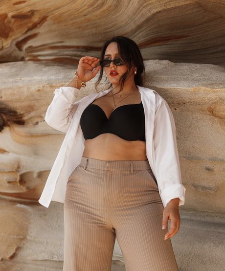 Yasmine MInovski hd model galleries