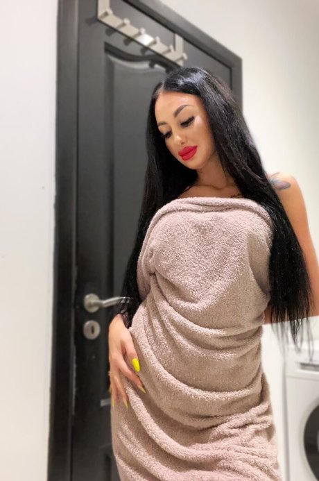 Deeaxoxx model exclusive galleries