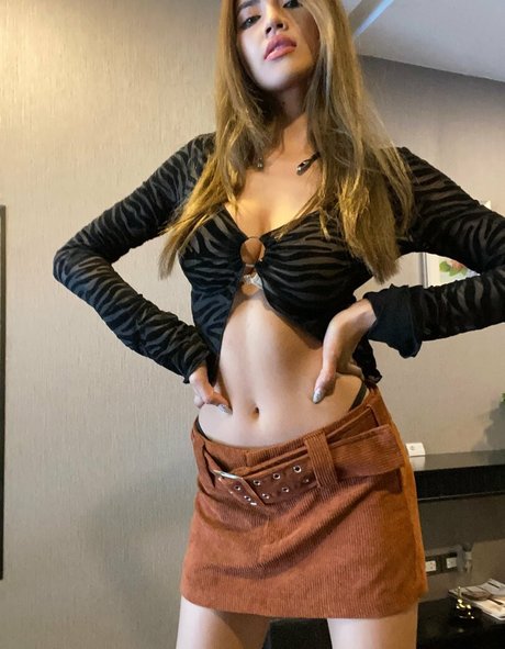 Foxy Fuengfah nude pornstar galleries