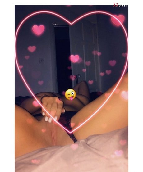 Chlox hot star images