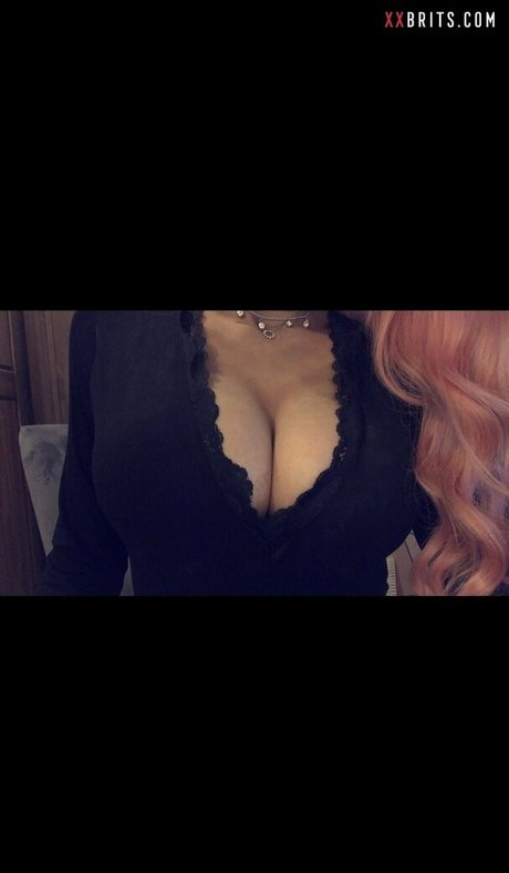 Leah Shaw model perfect pic