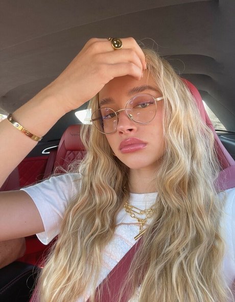 Mia Mastrov pornstar pretty pic