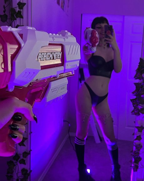 PeachyFry model exclusive pics