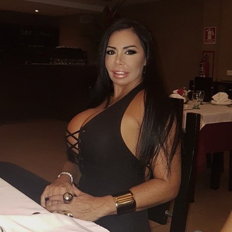 Carolina Luna pornstar high quality images