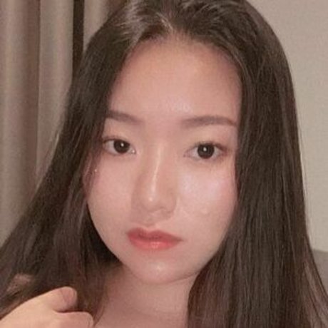 Saranrom nudes actress photos