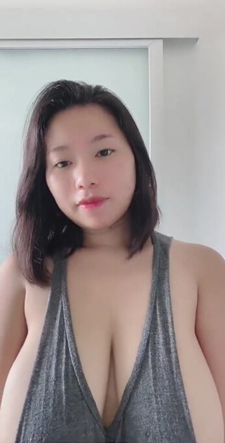 Saranrom naked actress galleries