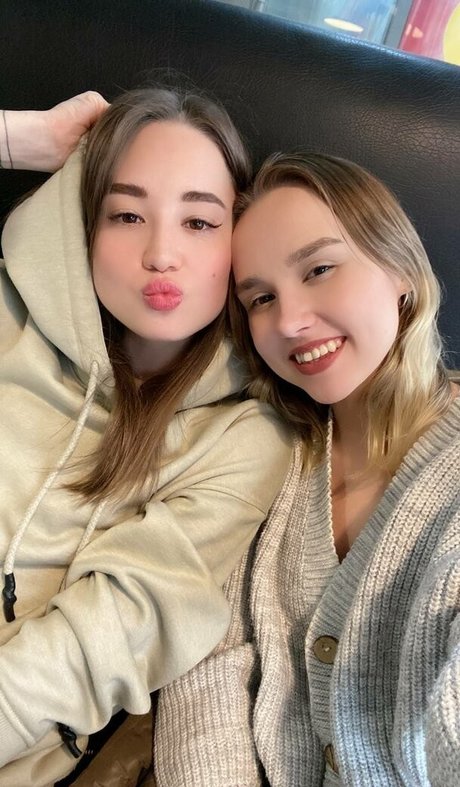 DollHole GrabFuck hot model pic