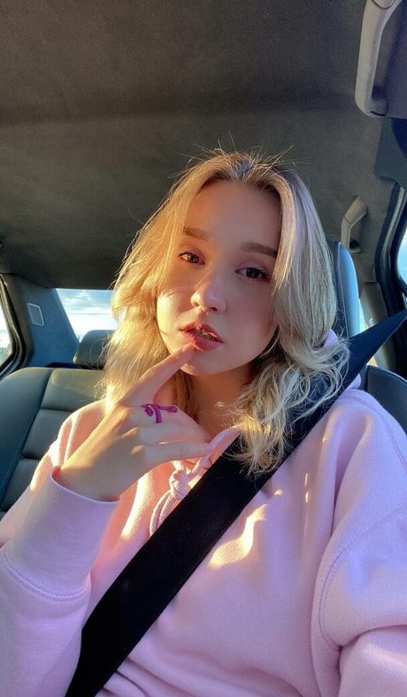 DollHole GrabFuck star best photo