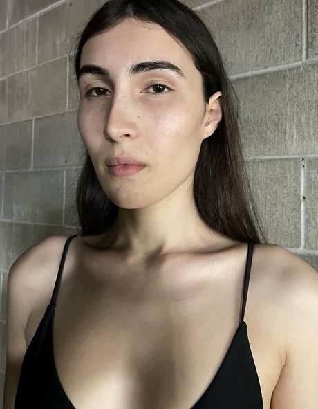 Viika naked model photo