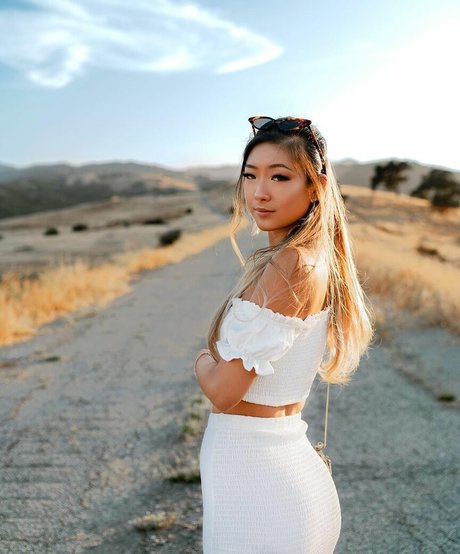 Gloriawuuu star erotic photos