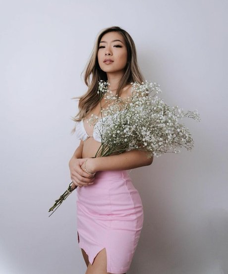 Gloriawuuu pornstar free pictures