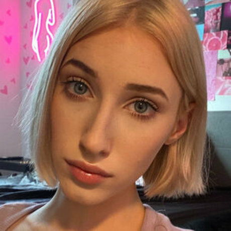 Stella Skye pretty star img