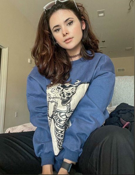 Kirabira93 beautiful pornstar picture