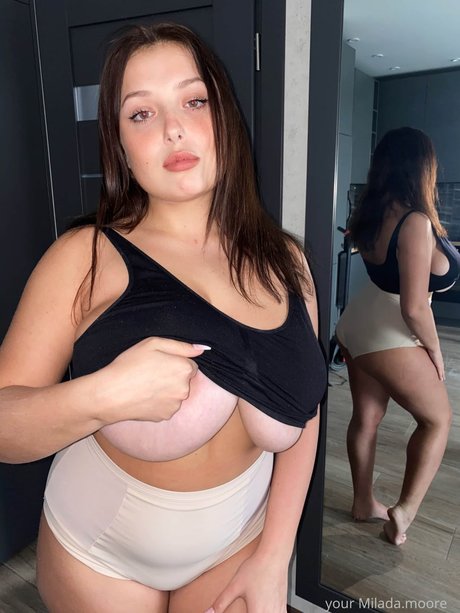 Milada Moore pretty star photos