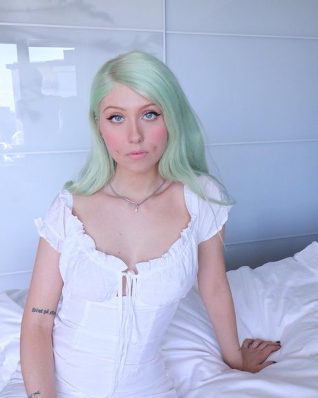 Linzor star adult photos