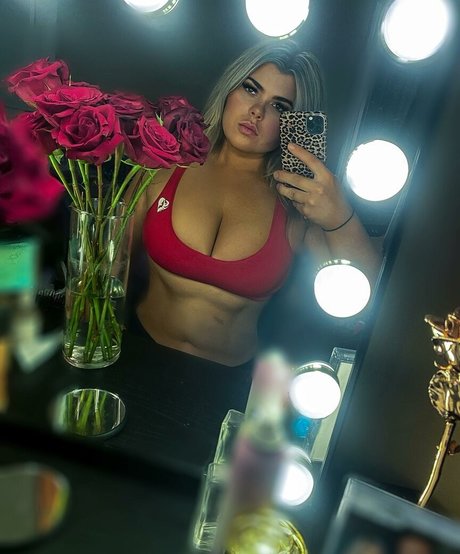 Black dahlia47 top model img