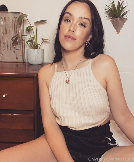 Shae Cutie xxx actress images