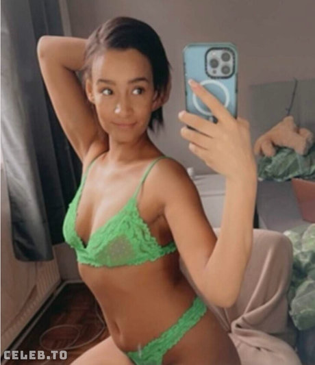 Gabby Dealmeida exclusive star image