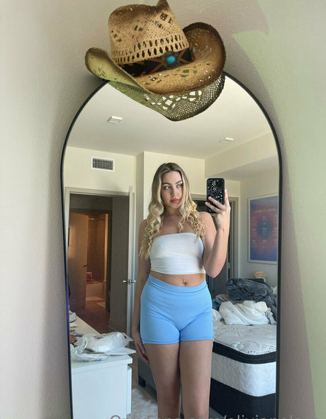 Olivia Nelson erotic actress img