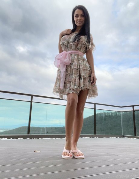 Anisyia_ model art picture