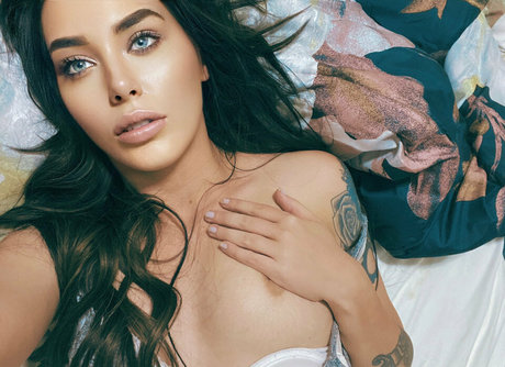 Deavan Clegg star photo