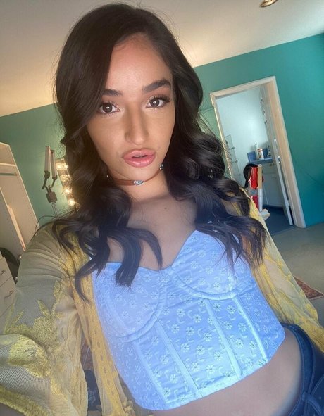 Emily Willis star nice archive