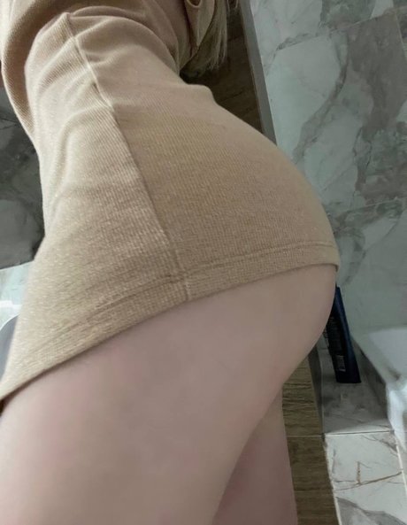 Maryana Moss erotic actress pic