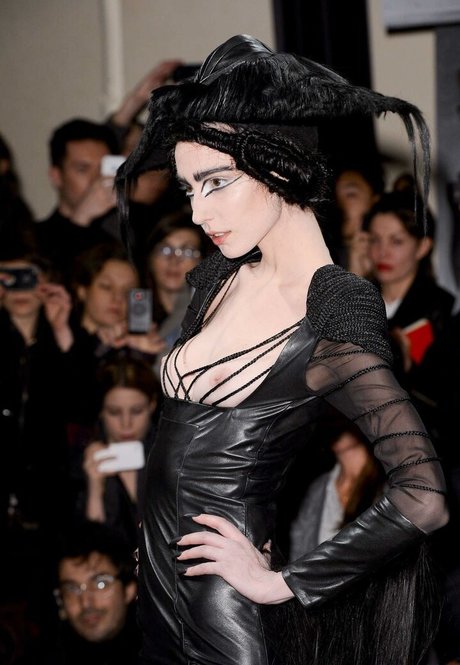 Amelie Lens model best pic