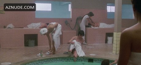 Elizabeth Perkins star erotic gallery