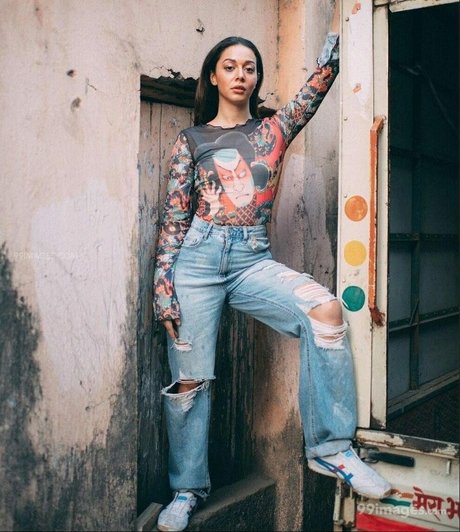 Aahana Kumra star hot photos