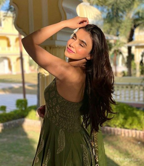 Ankitta Sharma model perfect pictures