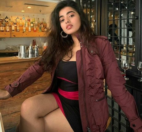 Ketika Sharma model free pictures