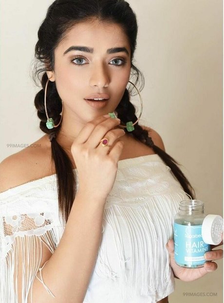 Ketika Sharma nude actress picture