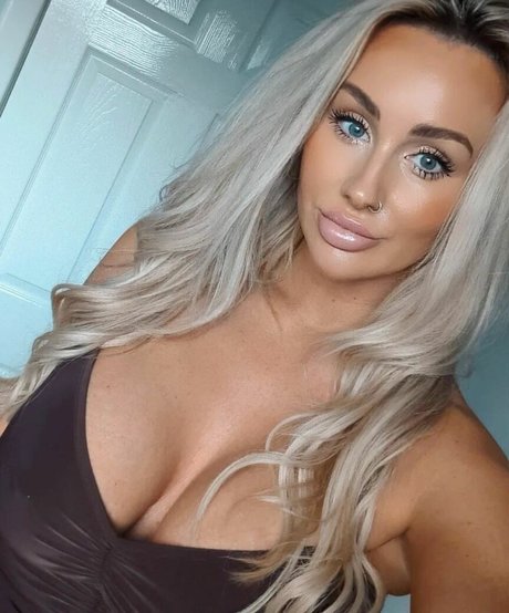 Stephanie Low star pretty gallery