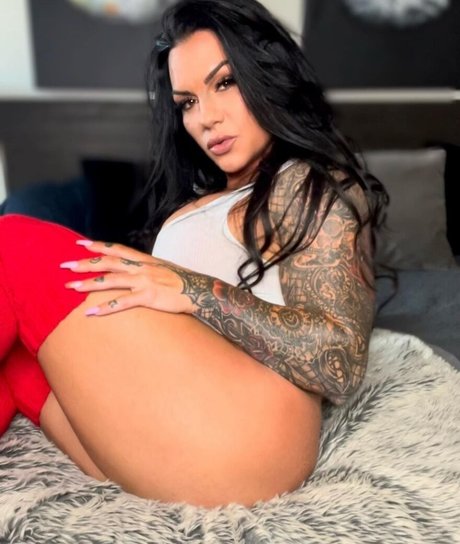 Nikkifitmama star naked photos