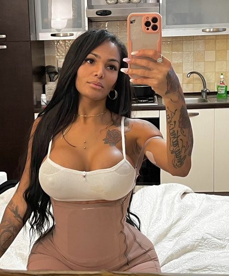 Krissttal Ruizz nudes model pictures