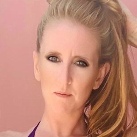 elliemay09 erotic model photos