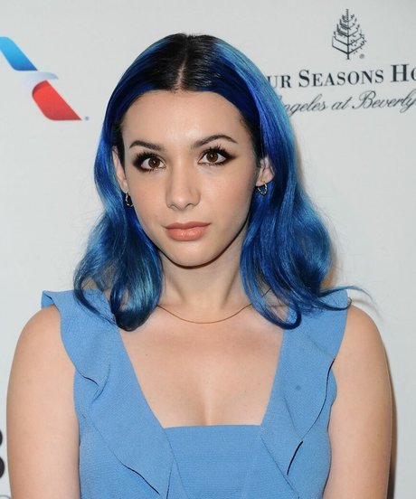 Hannah Marks sex star gallery