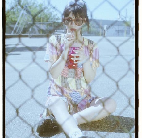 Hannah Marks sexy actress photo