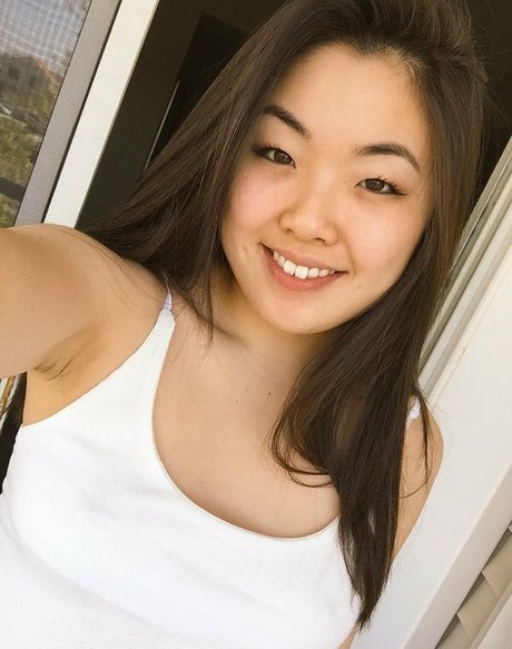 Minaskye erotic star img