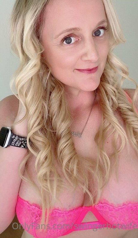 Aussie Cate model naked img